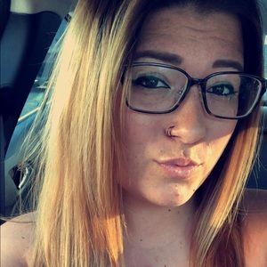 Meet your Posher, Kacey